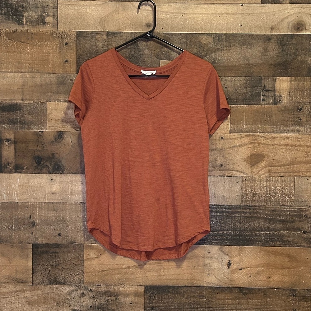Urban Diction V-neck Relaxed Fit Short Sleeved Tee